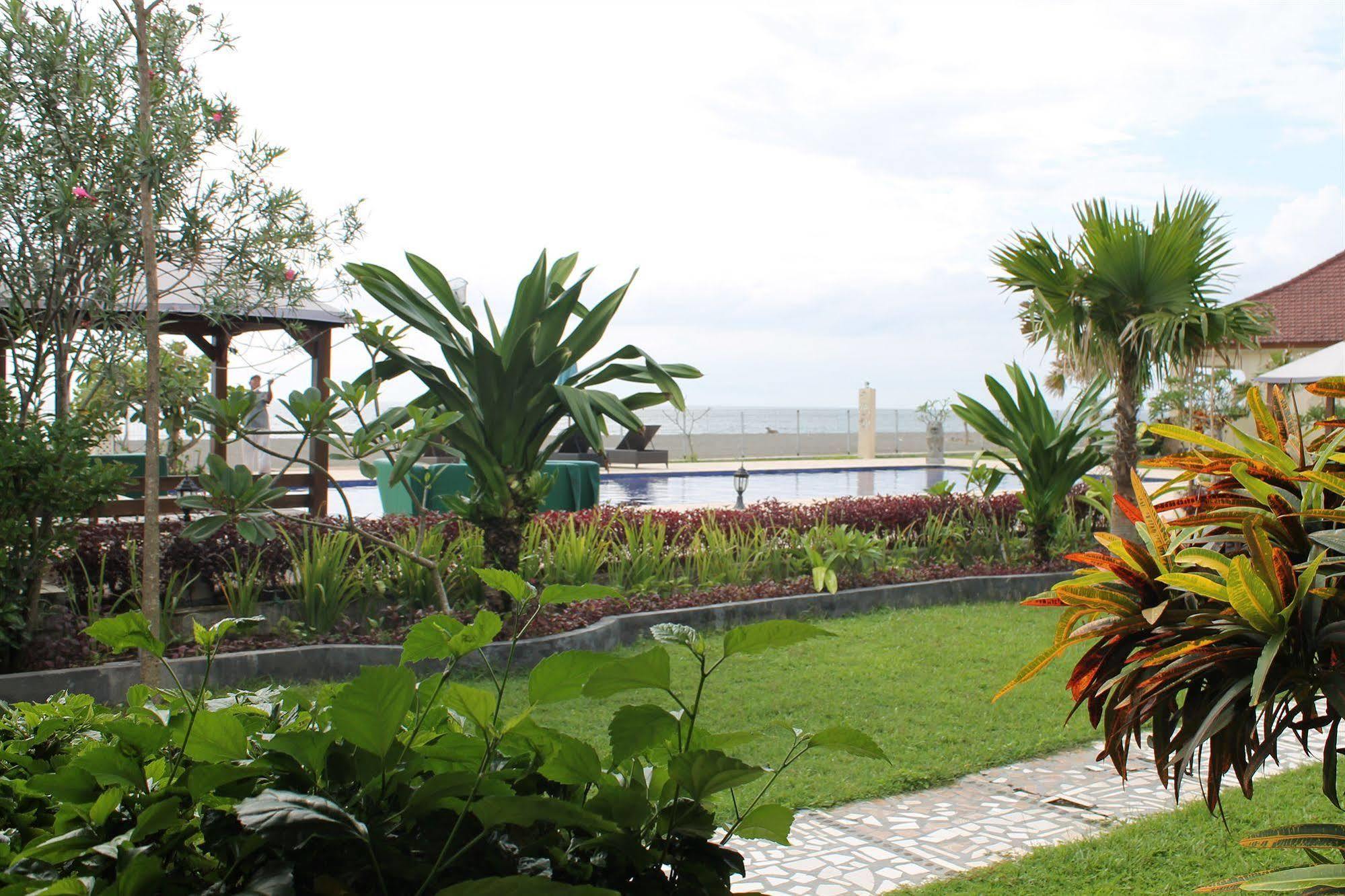 Lombok Beach Villa Mangsit Exterior photo