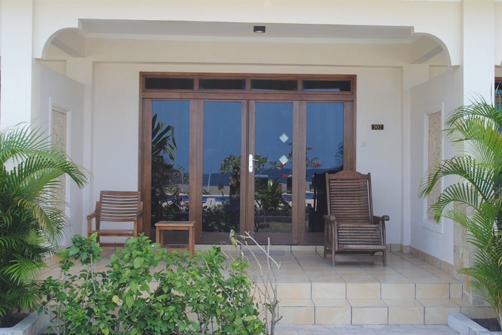 Lombok Beach Villa Mangsit Exterior photo